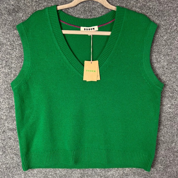 Boden Sweaters - NEW Boden Sweater Vest Medium Green V-Neck 100% Wool Sleeveless Knit